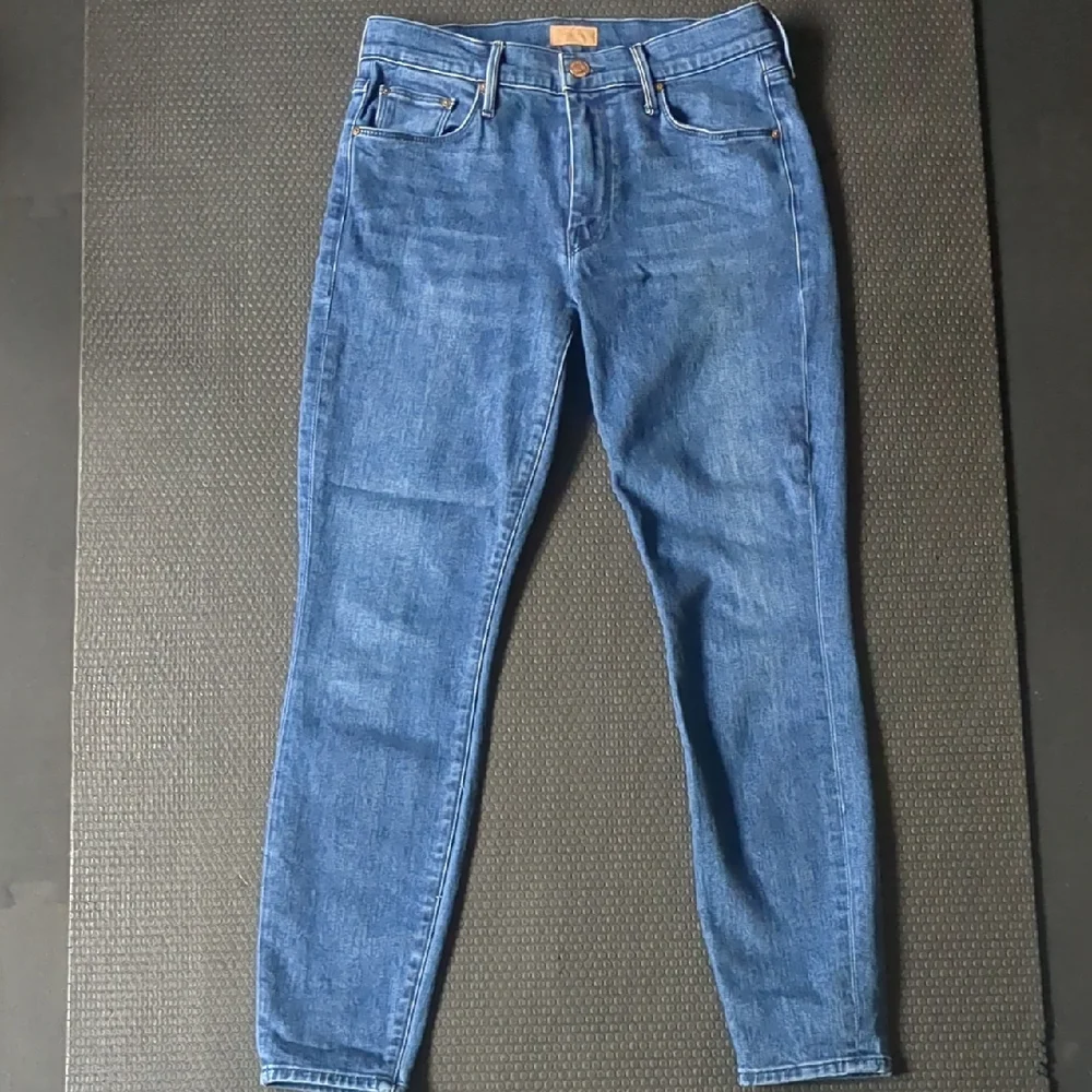 MOTHER The Looked Ankle in River Rule wash size 26. Washed but never worn. - Picture 1 of 5